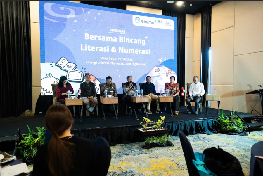 Suasana diskusi Bersama Bincang Literasi dan Numerasi. (Foto/doc. Enuma)