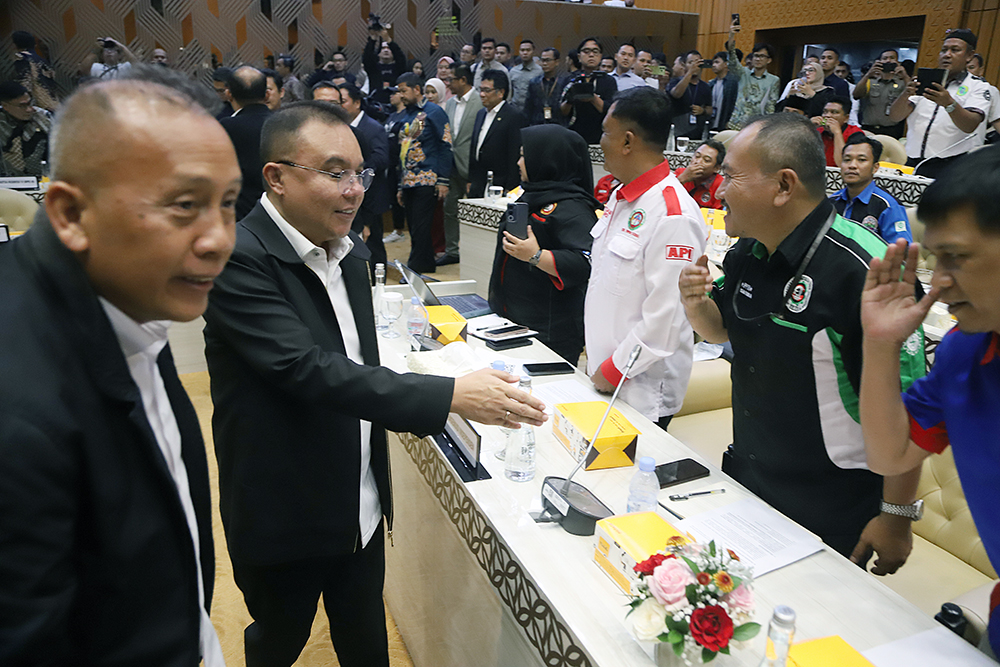 Pimpinan DPR menerima Asosiasi Pengemudi Independen dan Asosiasi Rumah Berdaya Pengemudi Indonesia. (BeritaNasional/Elvis Sendouw)