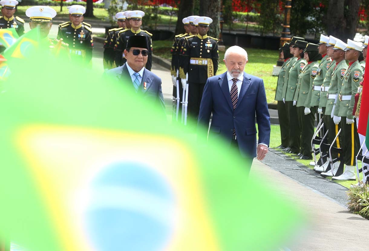 Presiden Prabowo Subianto bersama Presiden Republik Federasi Brasil Luiz Inácio Lula da Silva di Istana Merdeka Jakarta. (BeritaNasional/Oke Atmaja)