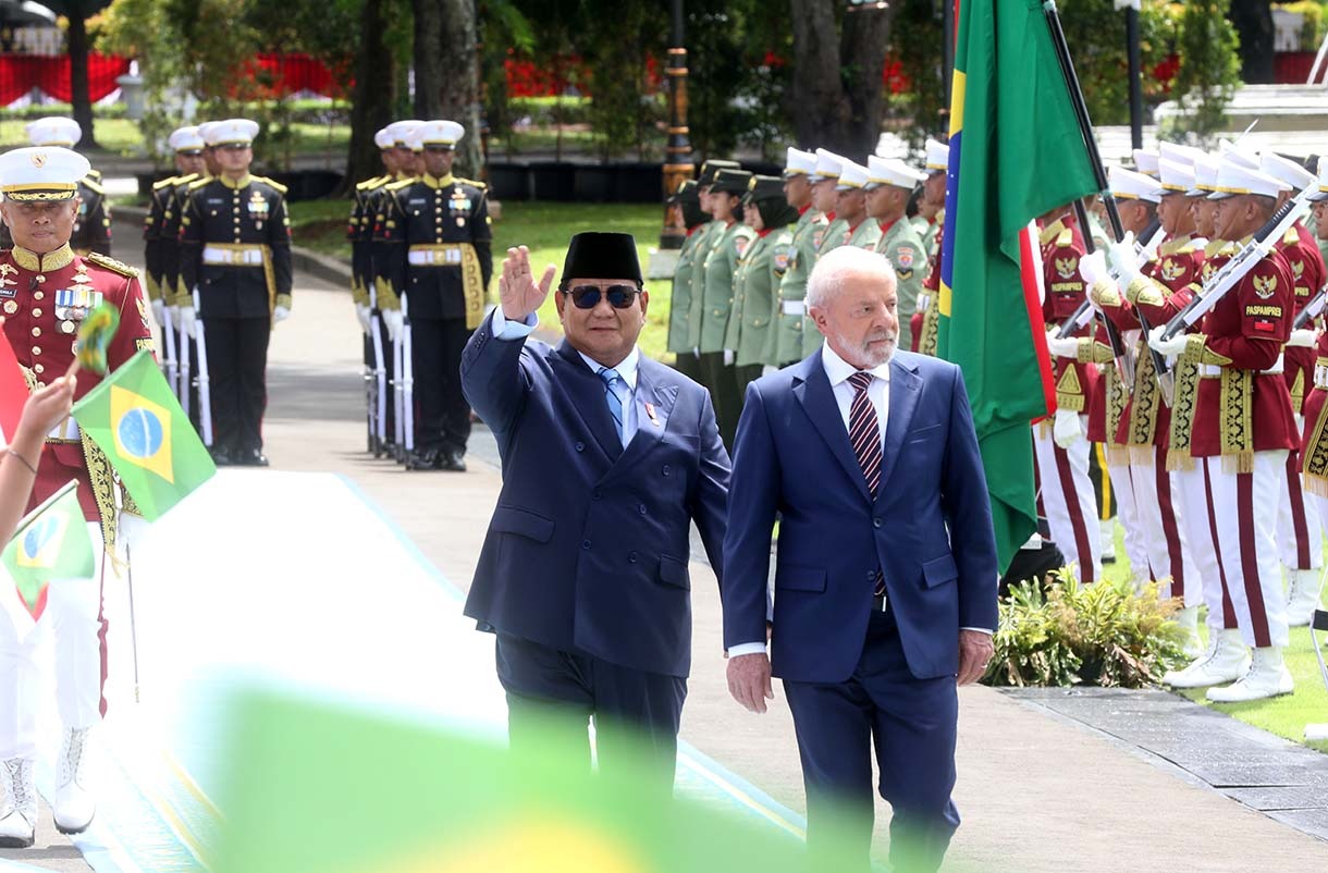 Presiden Prabowo Subianto bersama Presiden Republik Federasi Brasil Luiz Inácio Lula da Silva di Istana Merdeka Jakarta. (BeritaNasional/Setpres)