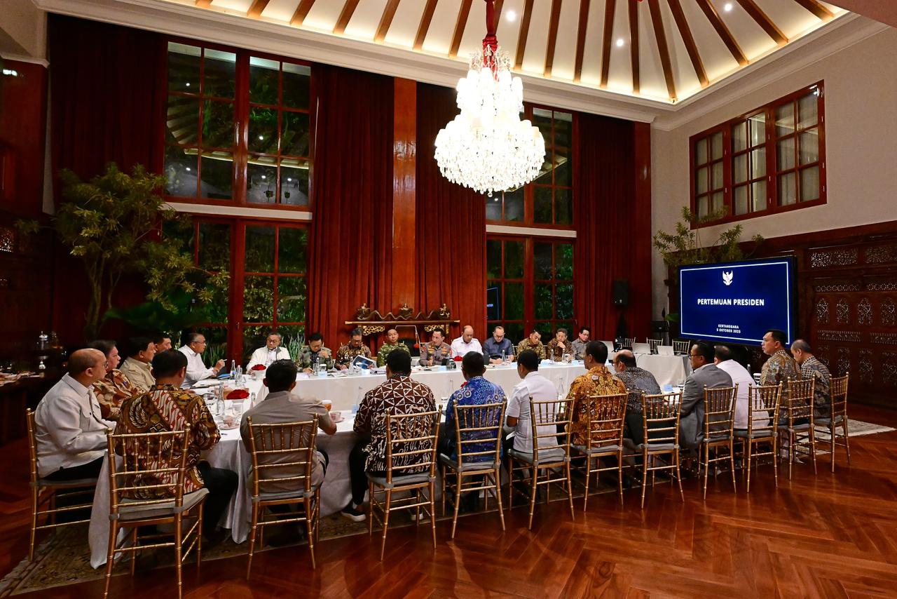 Presiden Prabowo panggil sejumlah anggota kabinet Merah Putih untuk bahas Ketahanan Pangan, MBG dan Energi. (BeritaNasional/Elvis Sendouw/Setpres)