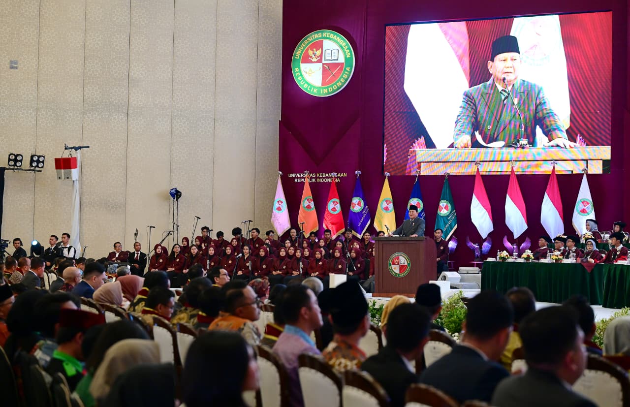Presiden Prabowo Ajak Generasi Muda Berani Memilih Jalan Kebenaran Presiden Prabowo Subianto saat orasi ilmiah di UKRI. (Foto/BPMI)