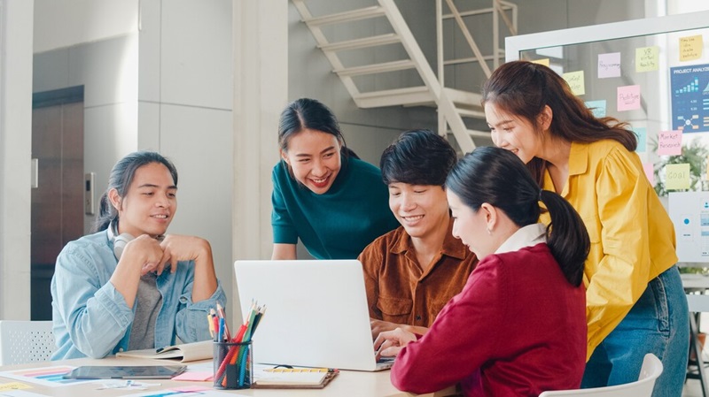 Anak magang di kantor (Foto/Freepik)
