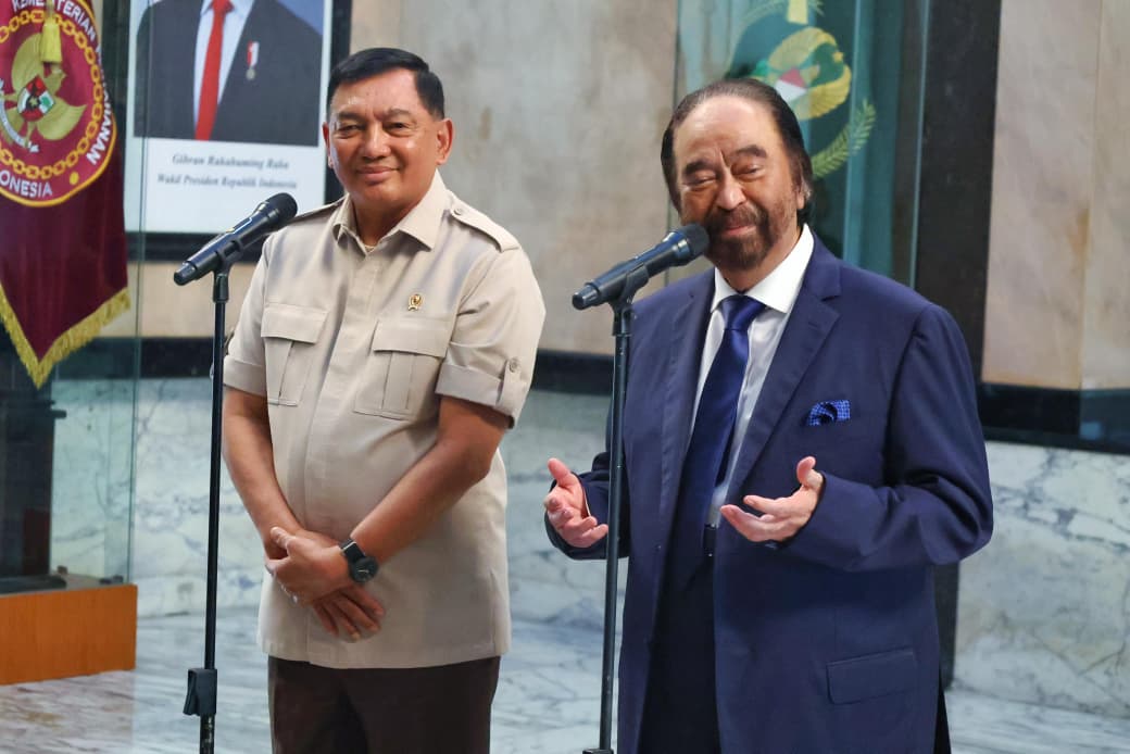 Sambangi Kemenhan, Surya Paloh Beri Wejangan Nasionalisme dan Patrotisme Menhan Sjafrie Sjamsoeddin bertemu Ketua Umum Partai NasDem Surya Paloh. (BeritaNasional/dok Menhan)