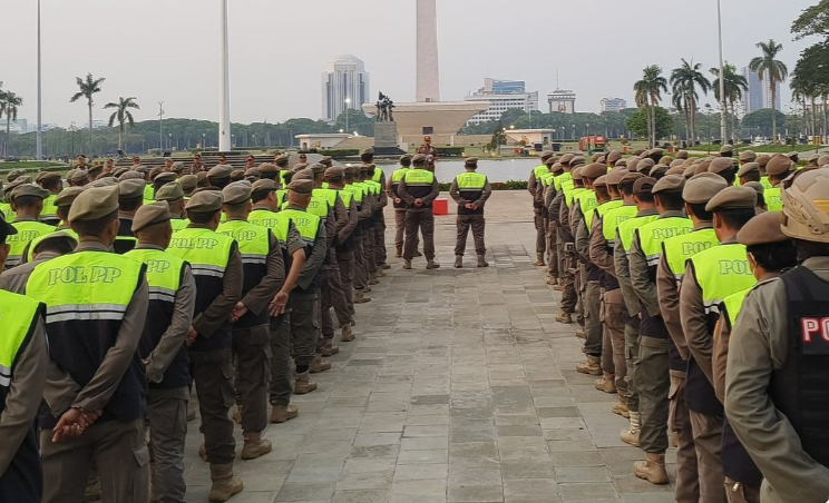 Satpol PP menggelar apel persiapan pengamana di Monas, Jakarta. (Foto/Satpol PP DKI Jakarta)