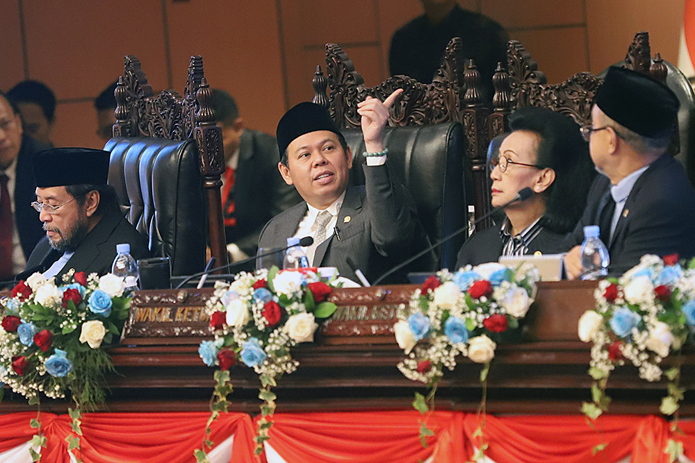 Ketua DPD RI Sultan Baktiar Najamudin bersama pimpinan DPD memimpin Sidang Paripurna ke-3 Masa Sidang I Tahun 2025–2026. (BeritaNasional/Elvis Sendouw)