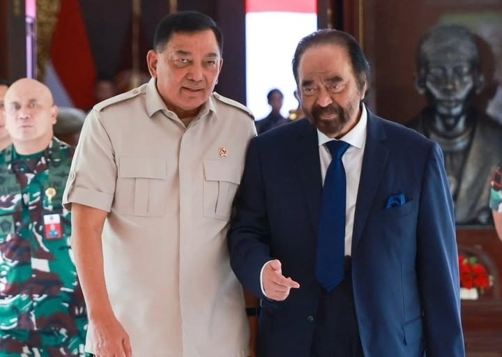 Momen pertemuan Menhan Sjafrie Sjamsoeddin dengan Ketua Umum Partai NasDem Surya Paloh di kantor Kemenhan, Jakarta, Rabu (15/10/2025). (Foto/doc. Kemenhan)