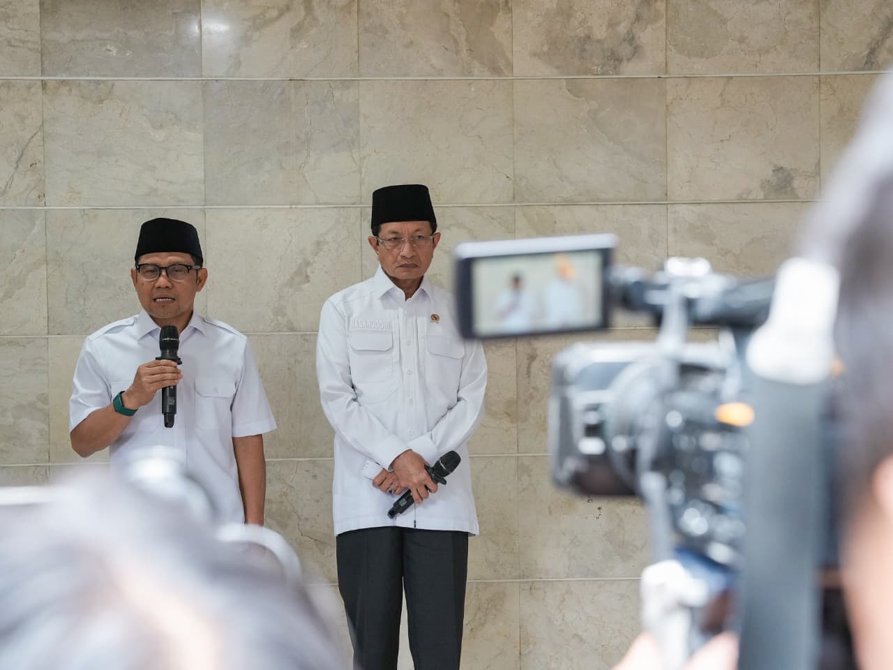 Menteri Koordinator Bidang Pemberdayaan Masyarakat Muhaimin Iskandar dan Menag Nasaruddin Umar berikan keterangan tentang arahan Presiden Prabowo Subianto