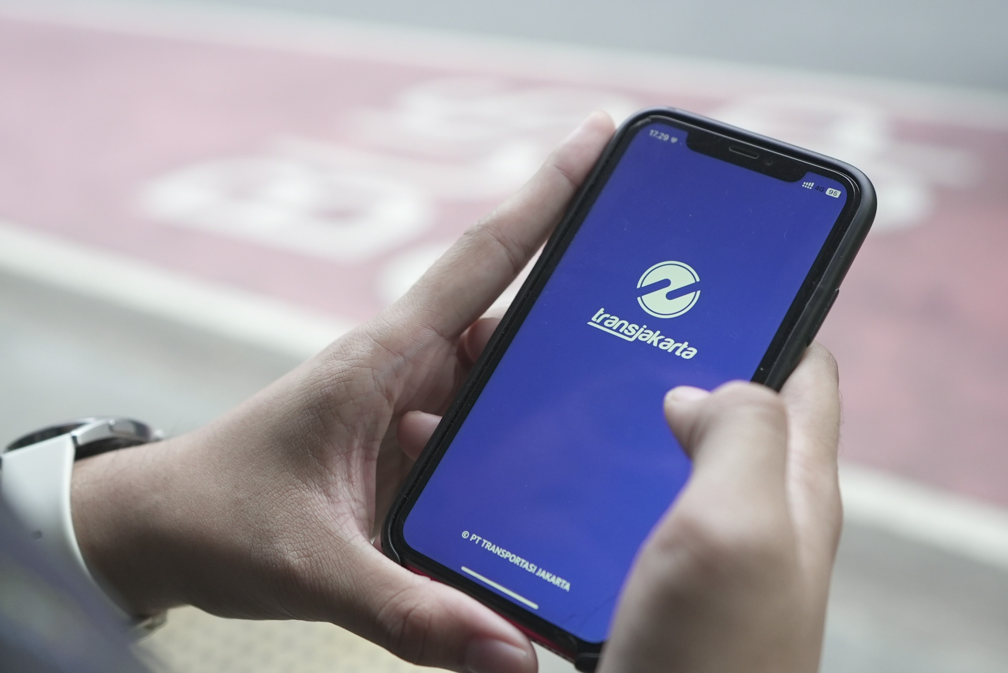 Transjakarta Tegaskan Pernyataan Viral Komisaris Hanya Pandangan Pribadi Ilustrasi logo Transjakarta. (Foto/transjakarta)