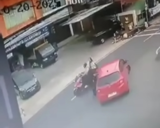 Viral! Mobil Brio Merah di Ciputat Kabur Tanpa Bayar Setelah Isi BBM. (Foto/istimewa)