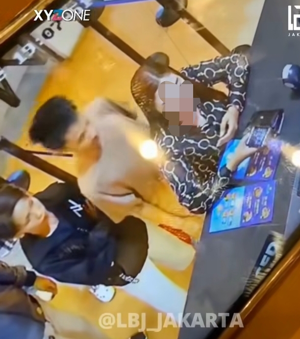 Korban tindakan pelecehan seksual saat sedang memesan makanan. (BeritaNasional/tangkapan layar)