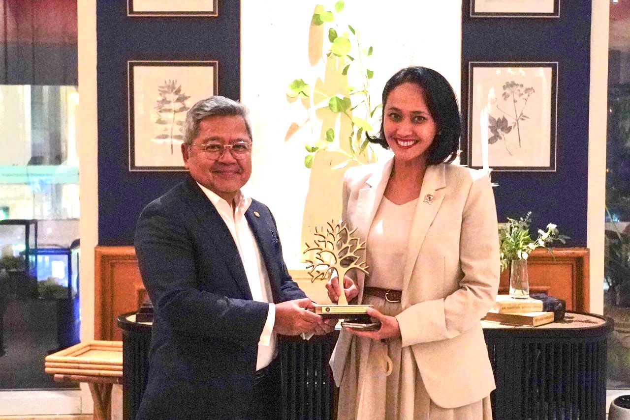 Wamen P2MI Christina Aryani bertemu Duta Besar RI untuk Yunani, Bebeb Abdul Kurnia Nugraha Djundjunan di Jakarta.  (BeritaNasional/Elvis Sendouw/HO P2MI)