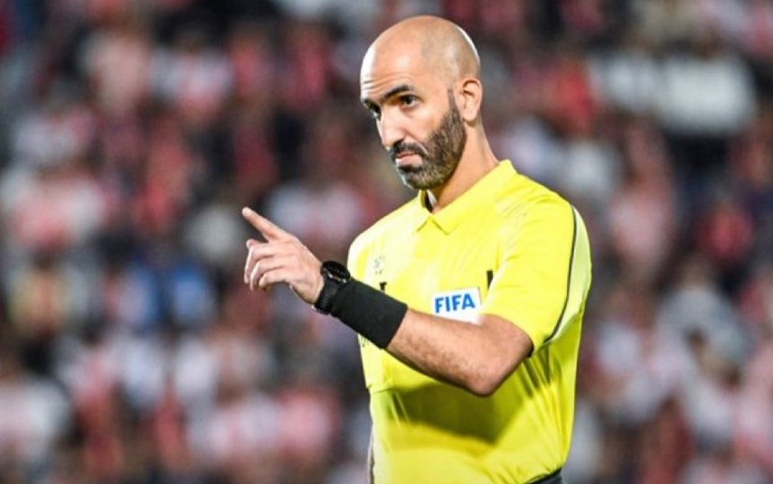 Wasit asal Kuwait, Ahmed Al-Ali. (Foto/x @football_li5)