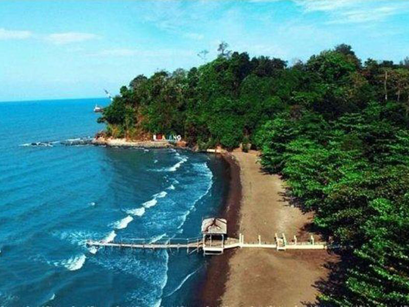 Pantai Ujung Negoro. (Foto/Dok Kemenparekraf)