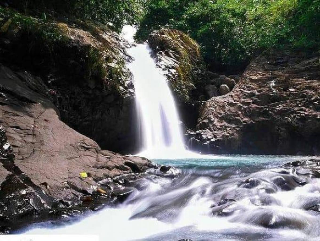 Air Terjun Lubuk Tampuruang. (Foto/Dok Kemenparekraf)