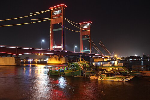 Jembatan Ampera menjadi salah satu destinasi wisata di Palembang. (Foto/Wikipedia)