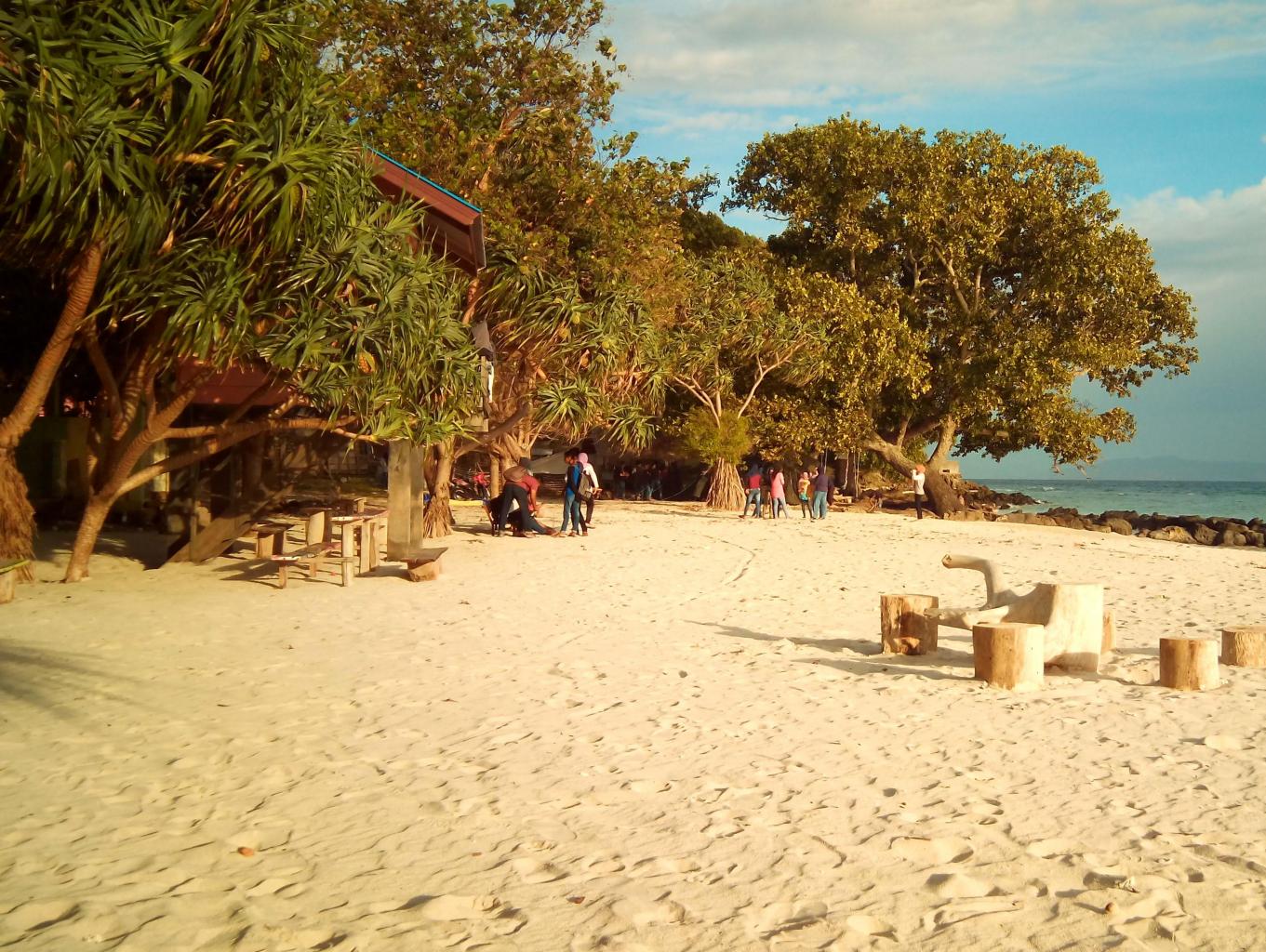 Pantai Pasir Putih Sabang. (Foto/Dok Kemenparekraf)