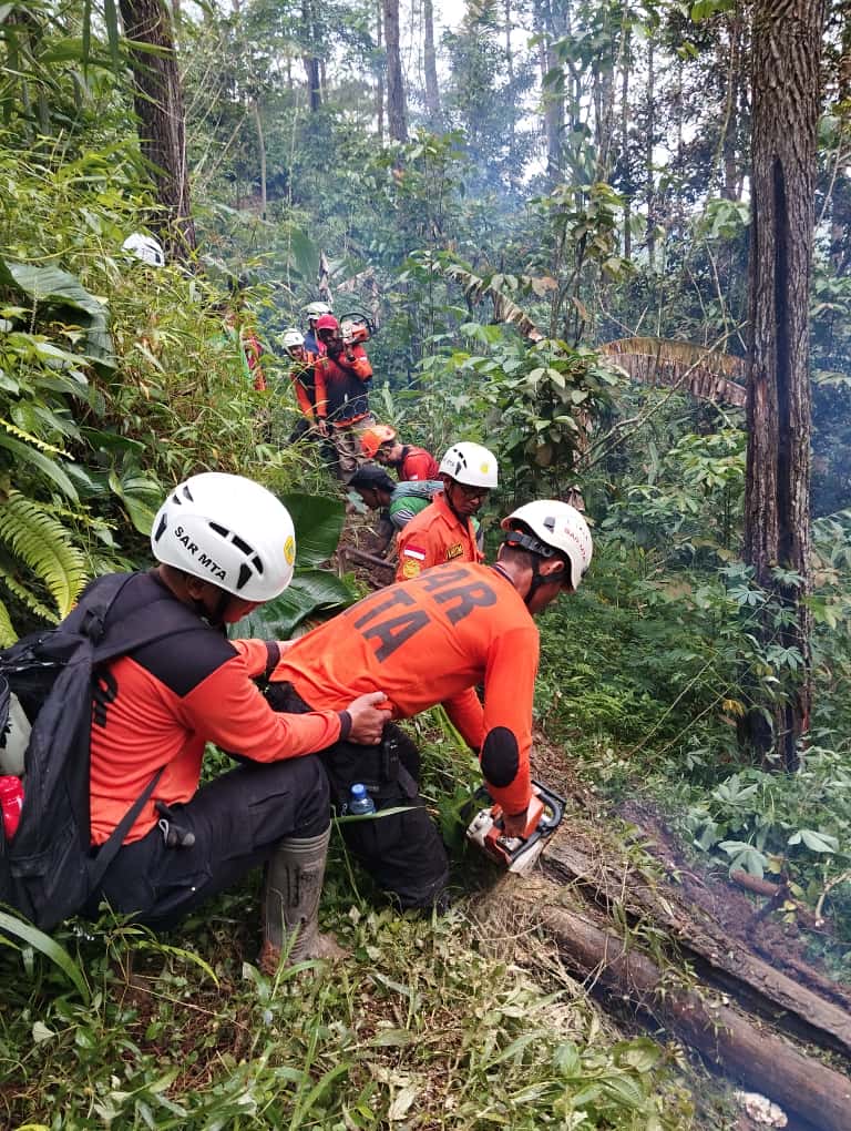 27 warga masih hilang tertimbun longsoran Banjarnegara. (Foto/BNPB)