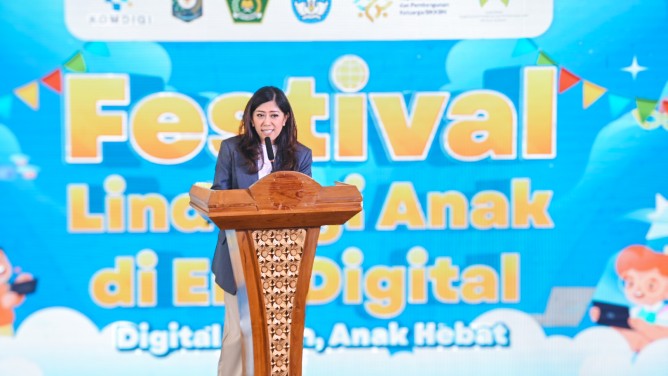 Bahaya konten hingga bullying di ruang digital, orang tua harus jadi garda terdepan pelindungan anak. (Foto/Komdigi)