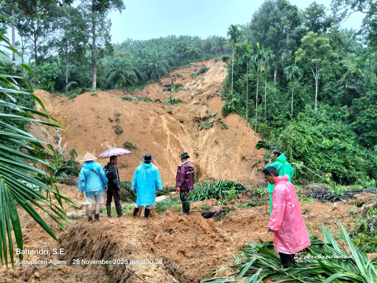 Banjir dan longsor di sektor kehutanan Agam, Sumatera Barat (28/11/2025). (Foto/BNPB)