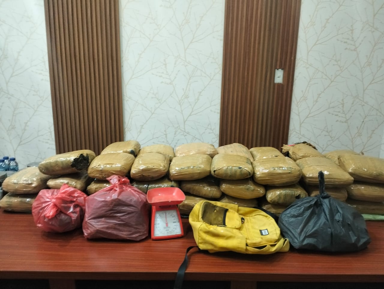 Bareskrim Polri gagalkan penyelundupan 47 Kg ganja siap edar di Sumut, 2 tersangka diringkus. (Foto/Bareskrim Polri)