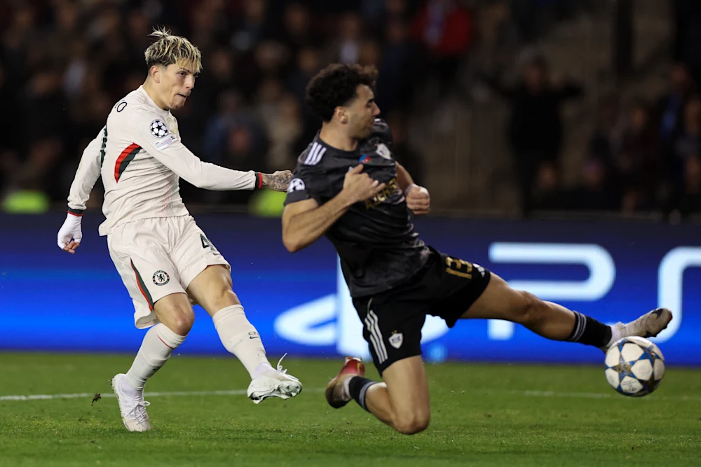 Penggawa Chelsea Alejandro Garnacho saat berhadapan dengan pemain Qarabag di Liga Champions. (Foto/chelsea.com)