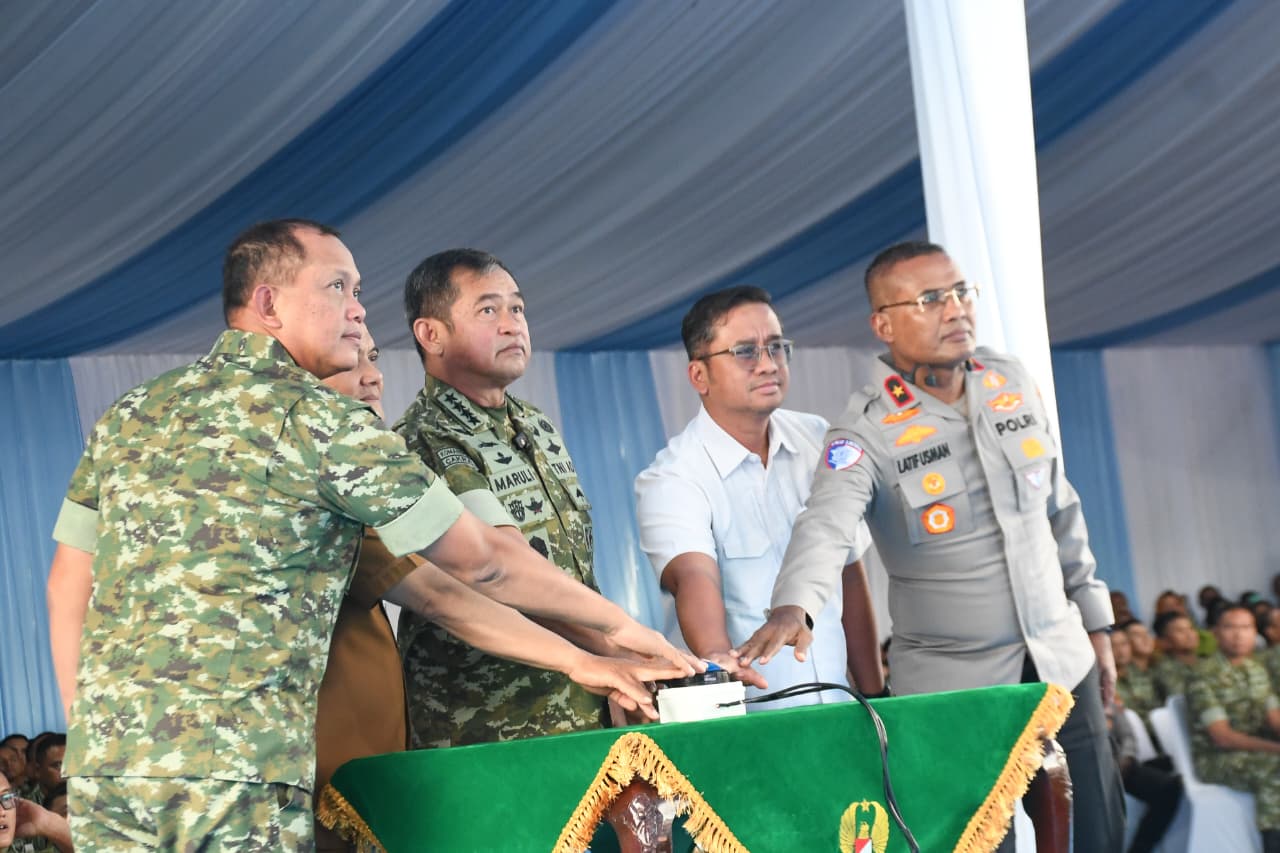 Kepala Staf Angkatan Darat (Kasad) Jenderal TNI Maruli Simanjuntak, M.Sc., meresmikan instalasi pompa hidram di Kecamatan Rawalo, Kabupaten Banyumas, Jawa Tengah.  (BeritaNasional/Elvis/HO Dispenad)
