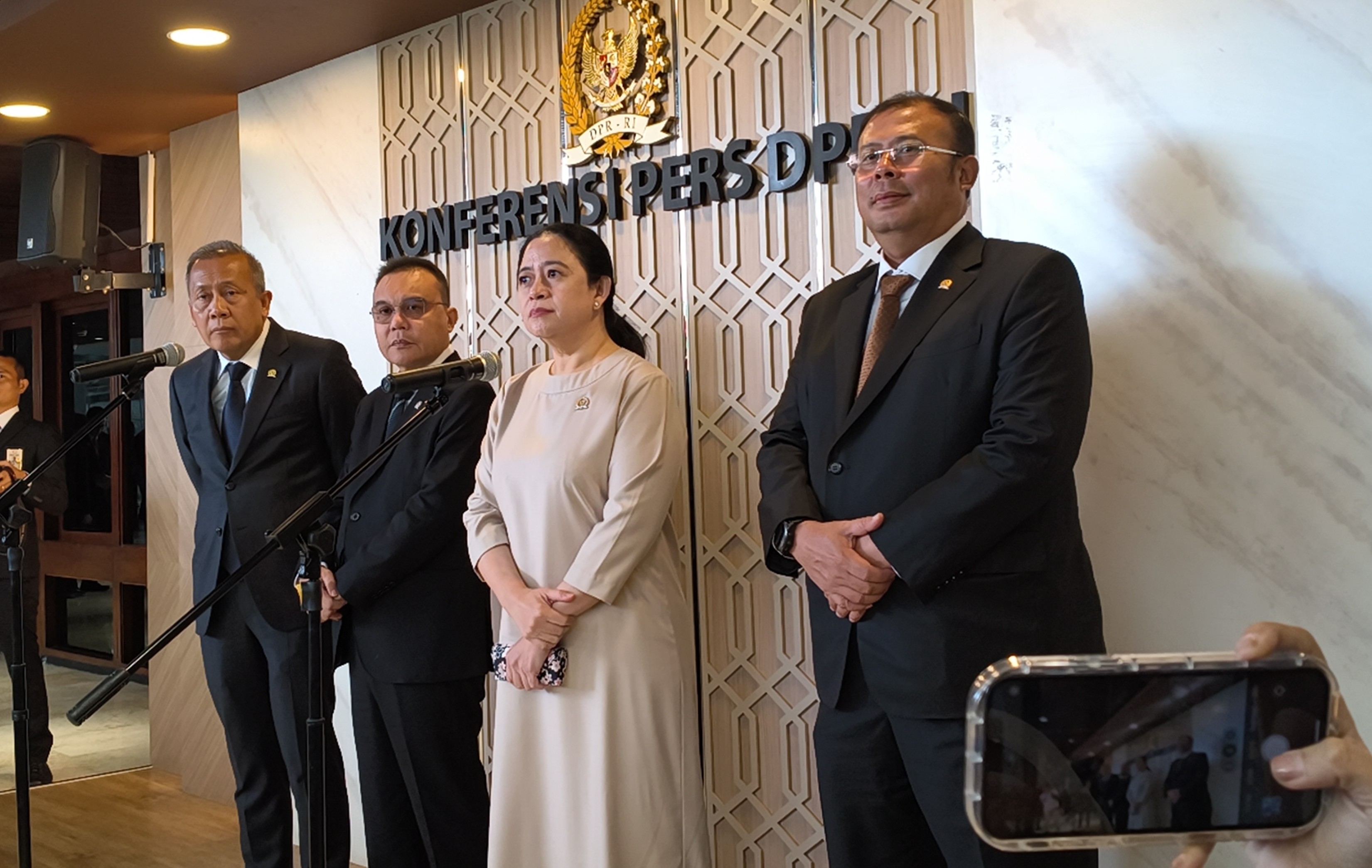 Polemik gelar pahlawan Soeharto, Ketua DPR minta pemerintah kaji lebih cermat. (BeritaNasional/Ahda)