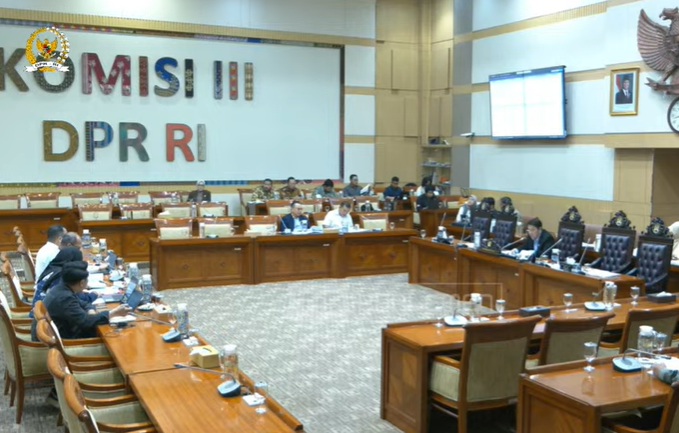 DPR-Pemerintah bahas 9 Pasal RUU Penyesuaian Pidana, ini substansinya! (Foto/YouTube Komisi III DPR)