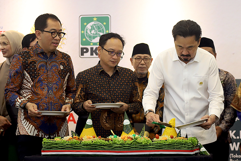 Tasyakuran penganugerahan gelar Pahlawan Nasional kepada dua tokoh besar bangsa yakni Syaikhona Muhammad Kholil Bangkalan dan KH Abdurrahman Wahid (Gus Dur). (BeritaNasional/Elvis Sendouw)