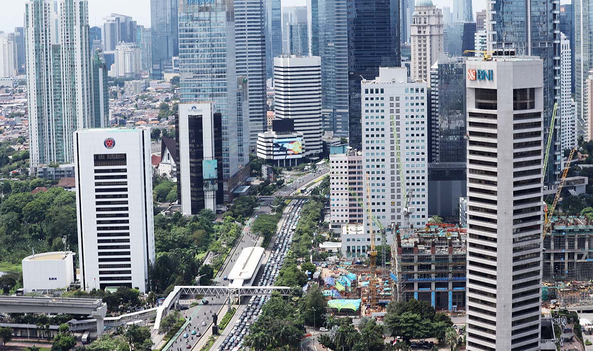 Suasana gedung bertingkat di Jakarta, Jumat (24/10/2025). (Beritanasional.com/Okeatmaja)