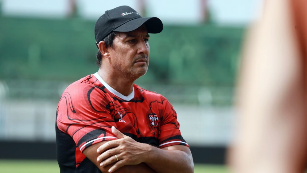 Madura United Copot Alfredo Vera dari Kursi Pelatih. (Foto/Dok superleague.id)