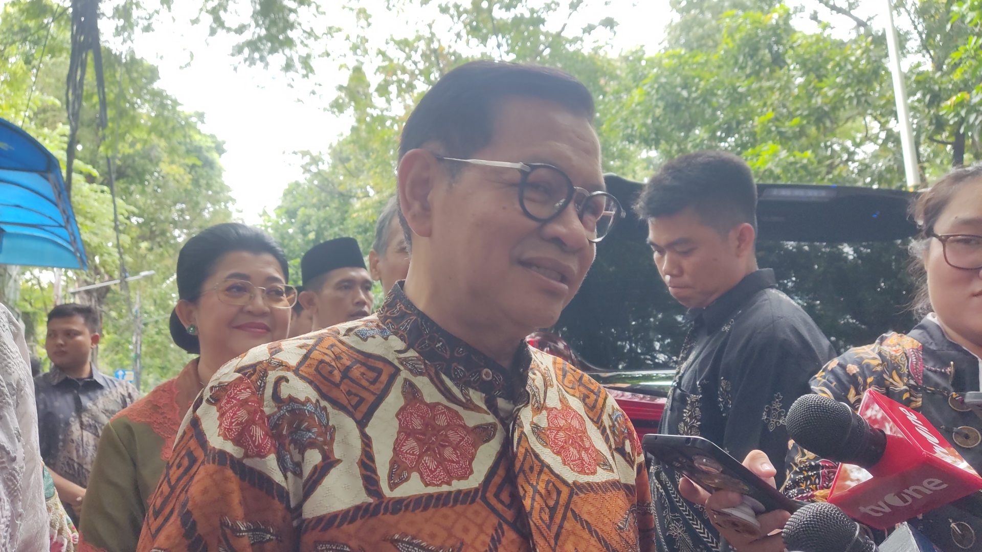 Gubernur DKI Jakarta Pramono Anung saat diwawancarai. (Beritanasional/Lydia)