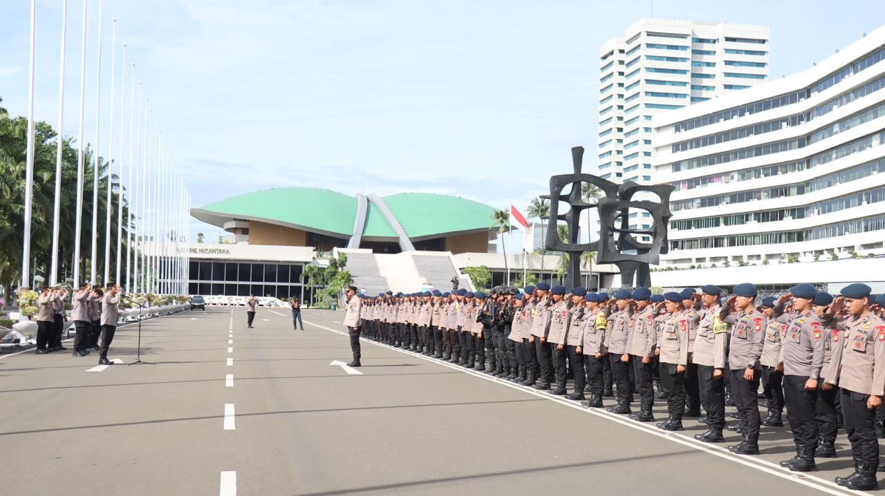 Kawal demo buruh di DPR 1.464 personel diterjunkan. (BeritaNasional/Bachtiarudin Alam)