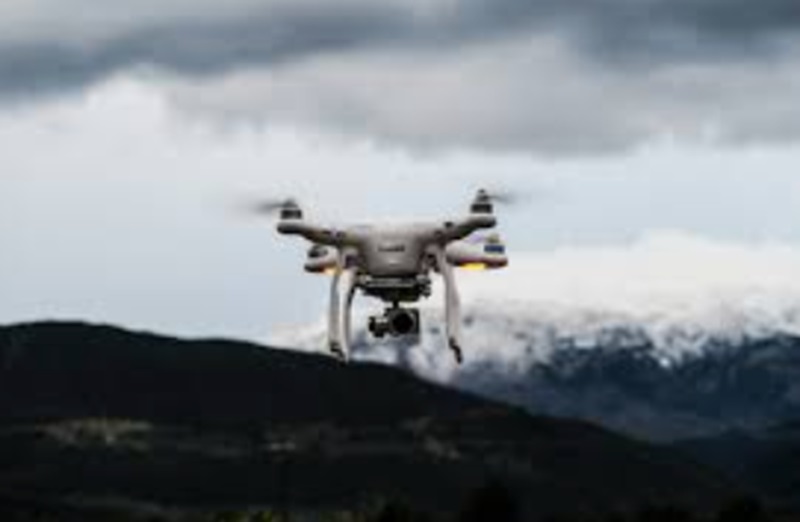Ilustrasi drone penyebar benih (Foto/Pixabay)