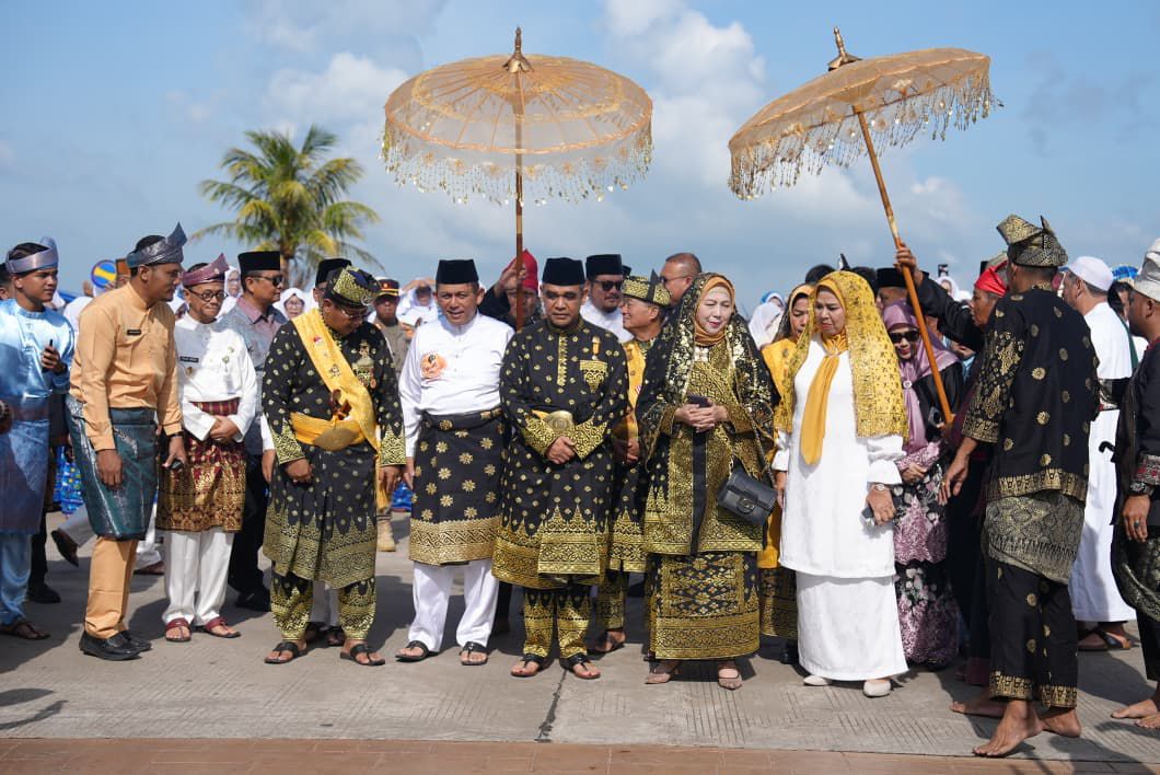 Ketua MPR RI Ahmad Muzani Terima Gelar Adat Dato Seri Diwangsa Wira Perdana dari Kesultanan Riau. (Foto/istimewa)