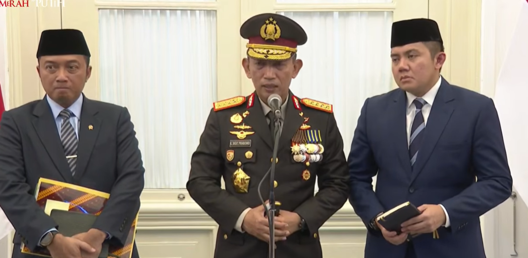 Kapolri Jenderal Polisi Listyo Sigit Prabowo saat memberikan keterangan ledakan di SMAN 72 Jakut. (BeritaNasional/tangkapan layar)