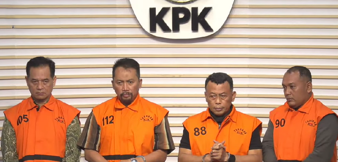 Bupati Ponorogo, Sugiri Sancoko, bersama sejumlah pejabat dan pihak swasta. (BeritaNasional/Panji Septo)