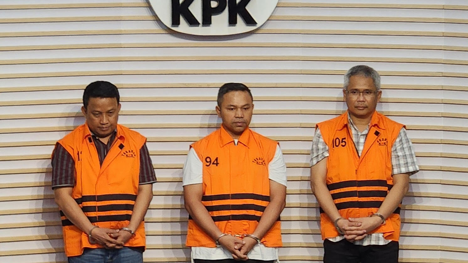 KPK tetapkan Abdul Wahid dan dua anak buahnya sebagai tersangka Pemerasan di Pemprov Riau. (BeritaNasional/Panji)