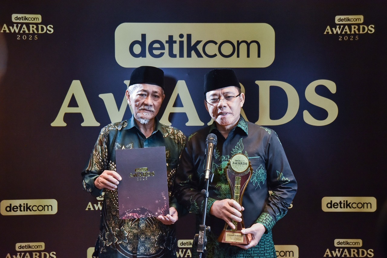 Ketua Umum PPP Mardiono Mendapatkan Penghargaan Sebagai Tokoh Penguatan Ekonomi Umat. (Foto/PPP)