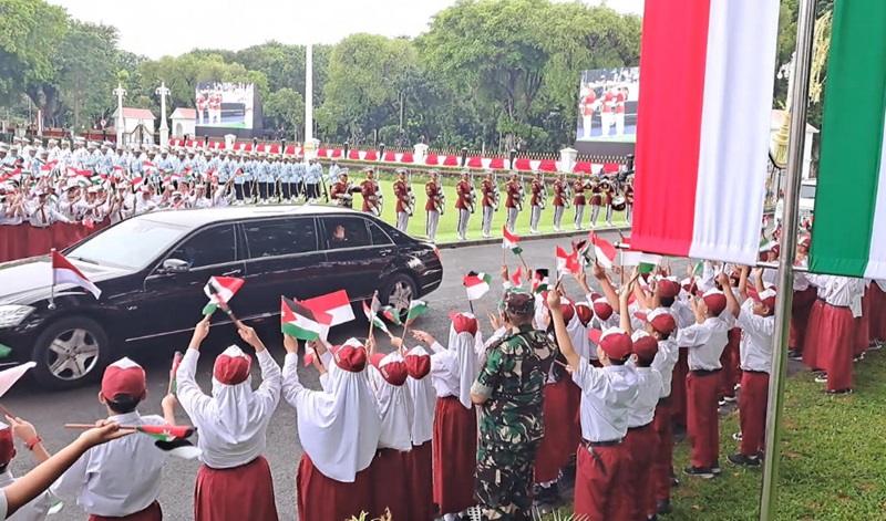 Presiden Prabowo semobil dengan Raja Yordania (Foto/Youtube Sekretariat Presiden)