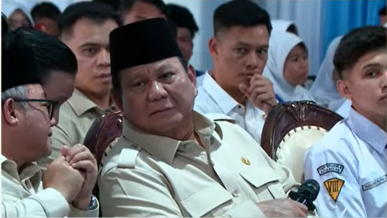 Momen Prabowo hentikan acara 4 menit saat Azan Zuhur. (Foto/YouTube BPMI Setpres)