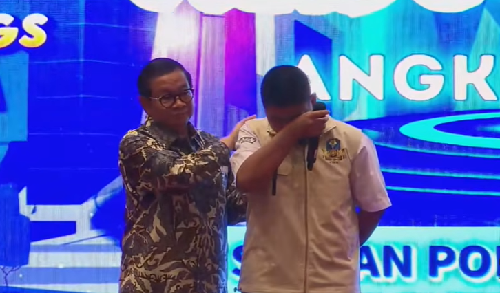 Momen siswa SMAN 72 menangis di depan Pramono, teringat insiden ledakan. (Foto/YouTube Pemprov DKI Jakarta)