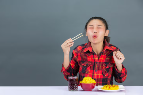 Ilustrasi makan (BeritaNasional/Freepik)