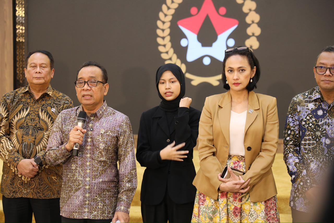 Rapat Tingkat Menteri mengenai Revitalisasi Pendidikan dan Pelatihan Vokasi yang diselenggarakan Kementerian Koordinator bidang Pembangunan Manusia dan Kebudayaan (Kemenko PMK). (BeritaNasional/Elvis/HO P2MI)