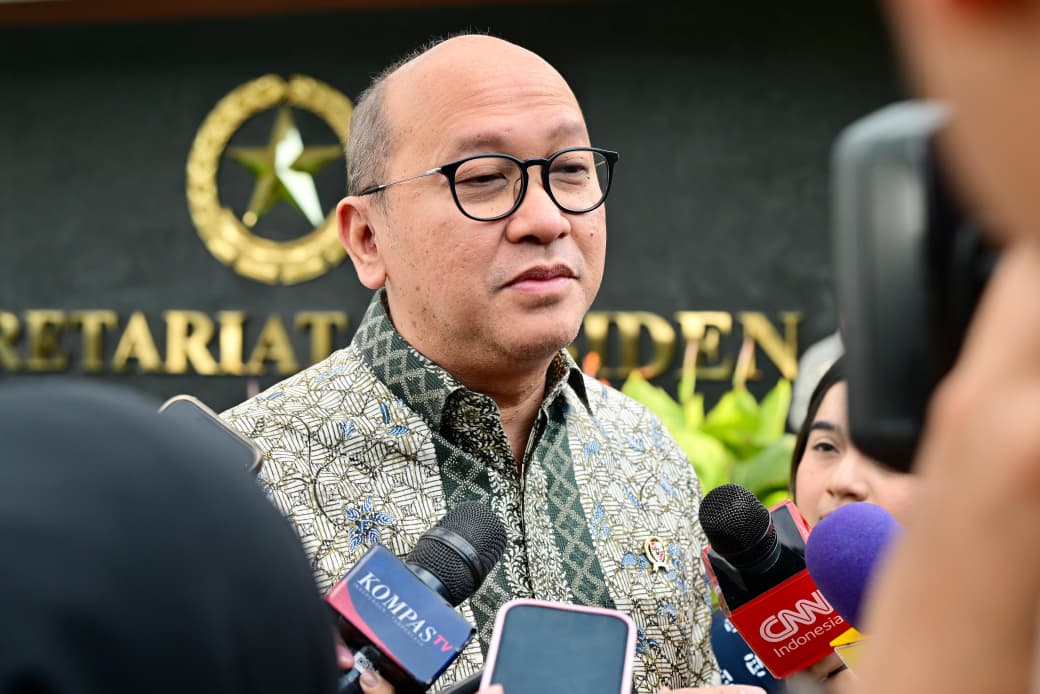 Menteri Investasi dan Hilirisasi/Kepala BKPM Rosan Roeslani memberikan penjelasan di komplek Istana Merdeka Jakarta. (BeritaNasional/Setpres)