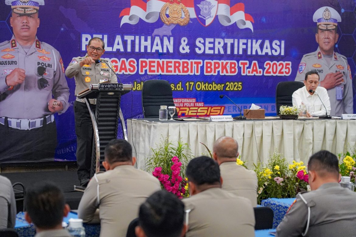 Kasubdit BPKB Ditregident Korlantas Polri Kombes Pol Sumardji saat memberikan pengarahan. (Foto/Dok Korlantas Polri)