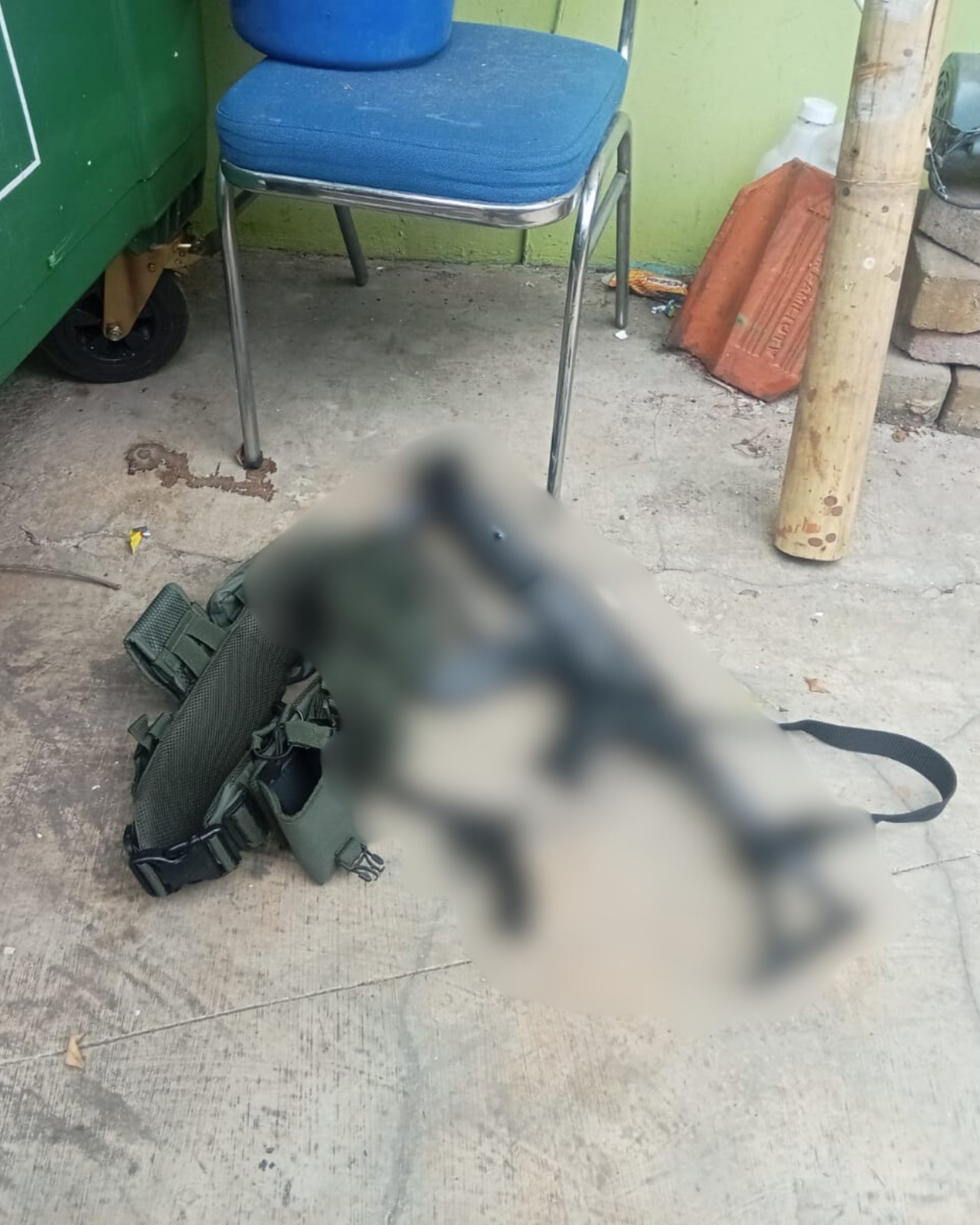 Dua senjata ditemukan di TKP Ledakan SMAN 72 Jakarta Utara. (Foto/Humas Polri)