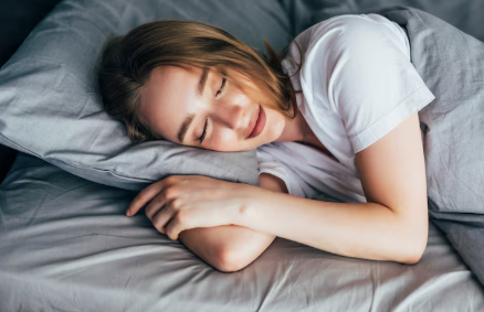 Ilustrasi tidur (BeritaNasional/Freepik)