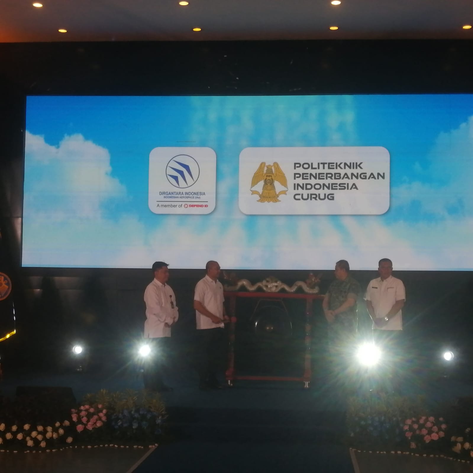 PPI Curug-PT Dirgantara Indonesia Teken MoU Pengembangan SDM Riset dan Inovasi Dunia Penerbangan. (Foto/SinPo.id)